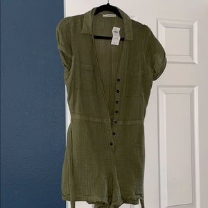 Abercrombie and Fitch romper size medium